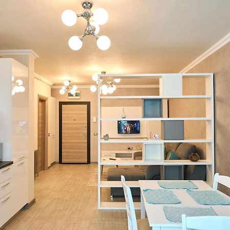 Moonstar Apartment - Spa N Pools Beach Resort Mamaia Dış mekan fotoğraf
