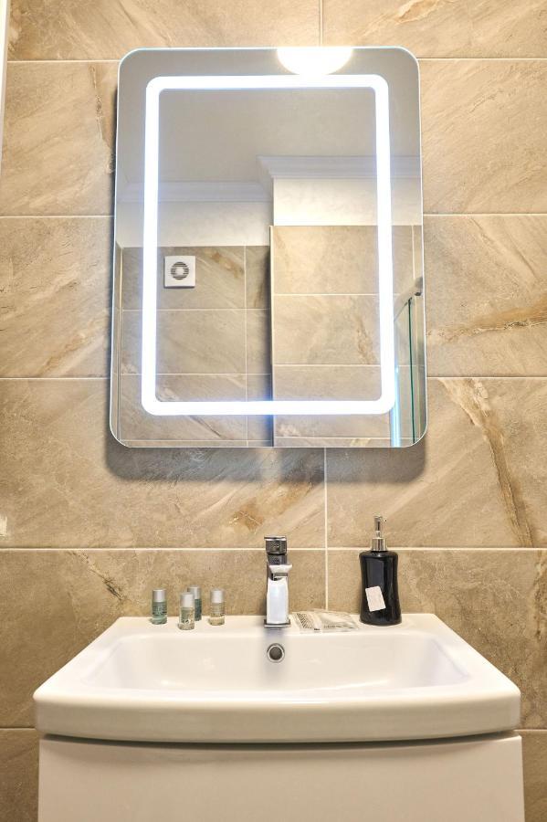 Moonstar Apartment - Spa N Pools Beach Resort Mamaia Dış mekan fotoğraf