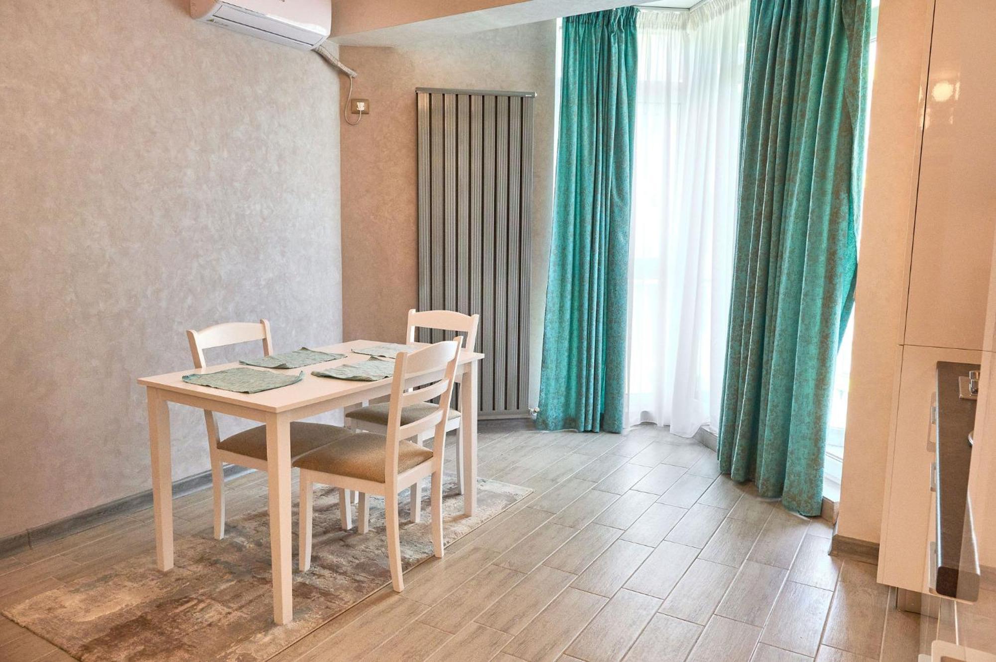 Moonstar Apartment - Spa N Pools Beach Resort Mamaia Dış mekan fotoğraf